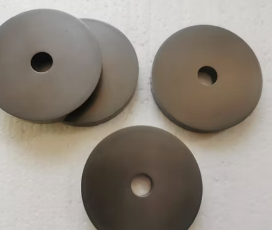 GRAPHITE TINH KHIẾT CAO CHO SẢN XUẤT THỦY TINH & THẠCH ANH (QUARTZ): VẬT LIỆU CHỊU NHIỆT VÀ CHỐNG Ô NHIỄM