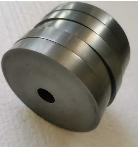 LINH KIỆN GRAPHITE CHO CÔNG NGHIỆP THỦY TINH & THỦY TINH THẠCH ANH (QUARTZGLASS): CHỊU NHIỆT VÀ CHỐNG Ô NHIỄM