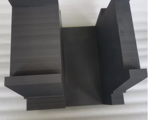 GRAPHITE BÁN CHẠY NHẤT: VẬT LIỆU CHỊU NHIỆT VÀ CHỐNG Ô NHIỄM CHO SẢN XUẤT THỦY TINH & THẠCH ANH (QUARTZ)