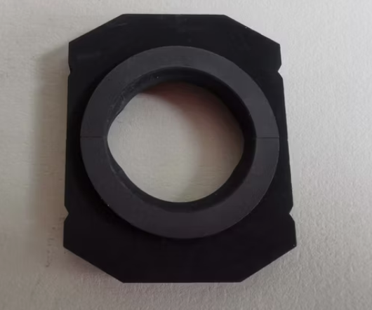 GRAPHITE INSERTS VÀ KẸP GẮP GRAPHITE CHẤT LƯỢNG CAO: PHỤ TÙNG CHỊU NHIỆT CHO CÔNG NGHIỆP THỦY TINH