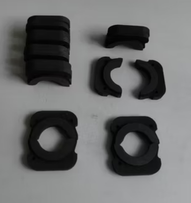 INSERTS GRAPHITE TAKE-OUT: GIẢI PHÁP TĂNG CƯỜNG HIỆU SUẤT SẢN XUẤT BAO BÌ THỦY TINH, TỰ BÔI TRƠN, CHỊU NHIỆT